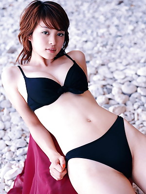 Stacked seductive asian hottie with milky white skin in a bikini